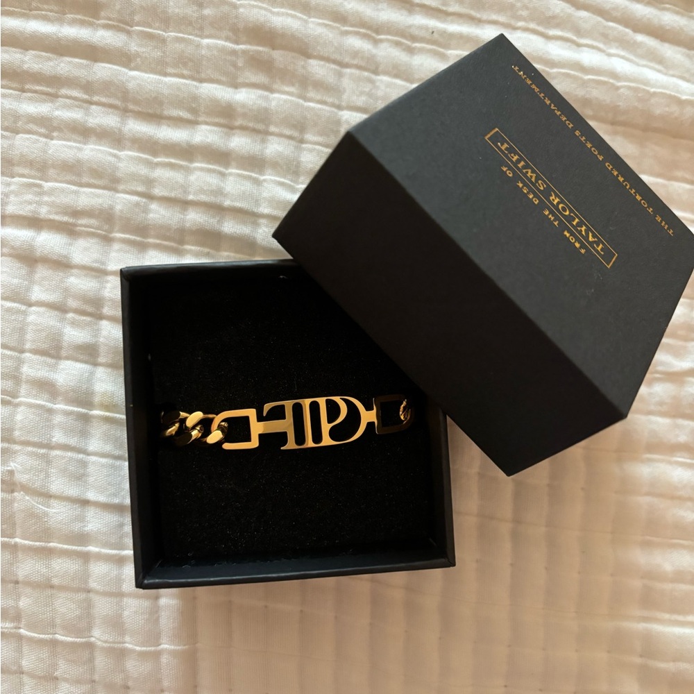 TTPD never worn gold bracelet